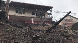 Zonguldak’ta toprak kayması sonucu çöken istinat duvarı vatandaşları tedirgin ediyor