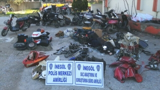 Bursa’da çaldıkları motosiklet ve elektrikli bisikletleri parçalayıp satan 5 şüpheli tutuklandı