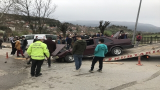 Karabük’te alkollü sürücünün kullandığı otomobil servis aracıyla çarpıştı: 5 yaralı