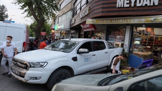 Siirt’te kendiliğinden hareket eden pikabın çarptığı kişi yaralandı