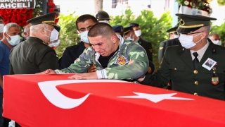 Şehit Teğmen Mehmet Kıvık, İzmir’de son yolculuğuna uğurlandı