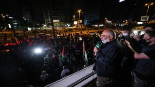 İsrail’in İstanbul Başkonsolosluğu önünde bir grup, Mescidi Aksa saldırısını protesto etti