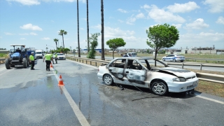 Mersin’de refüje çarparak yanan otomobilin sürücüsü ağır yaralandı 