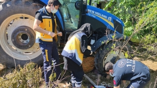 Balıkesir’de evinin bahçesinde traktörün altında kalan kadın hayatını kaybetti