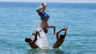 Kuşadası ve Didim sahillerinde yoğunluk oluştu