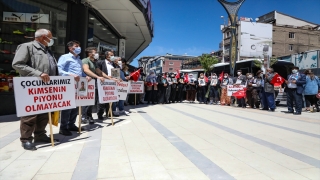 Van’da çocuklarına kavuşmak için HDP binası önünde eylem yapan aile sayısı 32’ye yükseldi