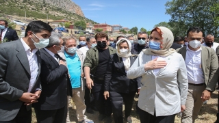 Akşener, vefat eden İYİ Parti Isparta İl Başkanı Şimşek’in ailesine taziye ziyaretinde bulundu