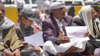 Yemen’in Taiz ilinde kamu hizmetlerindeki yetersizlik ve hayat pahalılığı protestosu devam ediyor