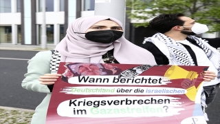 Berlin’de yaşayan Filistinliler Alman medyasının İsrail yanlısı haberlerini protesto etti