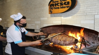 Erzurum’daki cağ kebabı işletmecileri kademeli normalleşmeyle kapılarını açtı