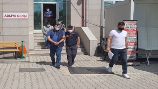 Erzincan’da hafif ticari araçta 4 göçmen yakalandı