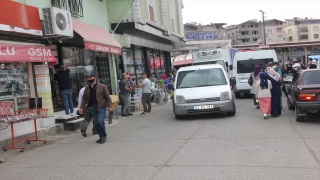 Kuzenini berberde tıraş olurken bıçakla yaralayan kadın gözaltına alındı