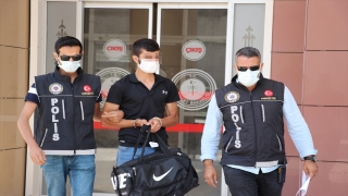 Manisa’da yolcu otobüsünde 10 kilogram uyuşturucuyla yakalanan 2 şüpheli tutuklandı