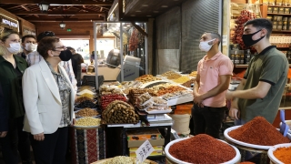 Tarım ve Orman Bakan Yardımcısı Ayşe Ayşin Işıkgece, Elazığ’da kadın çiftçilerle buluştu