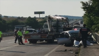 Balıkesir’de bariyerlere çarpan otomobildeki 4 kişiden biri hayatını kaybetti