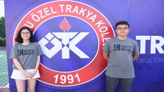 Tekirdağ’da LGS’de tam puan alan Kınay ve Tereci, başarının sırrını ”düzenli çalışmak” olarak açıkladı