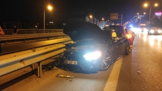 Kadıköy’de kaza yapan sürücü olay yerinden kaçtı