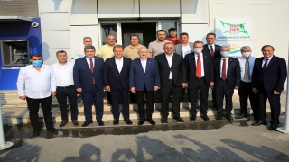 CHP Genel Başkanı Kemal Kılıçdaroğlu, Mersin’de sebze ve meyve halini ziyaret etti