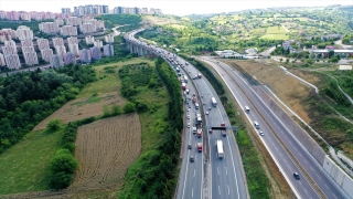 Anadolu Otoyolu’nda 4 kişinin yaralandığı trafik kazası ulaşımı aksattı