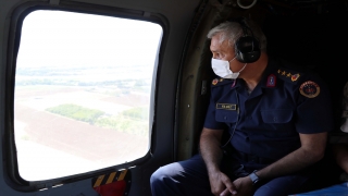 Elazığ’da jandarma ve polis ekipleri helikopterle trafik denetimi yaptı