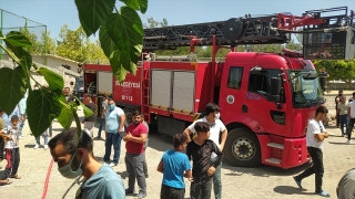 Siirt’te odunlukta çıkan ve bir eve sıçrayan yangında 3 çocuk dumandan etkilendi