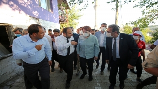 İYİ Parti Genel Başkanı Akşener, Adana Aladağ’daki orman yangınında zarar gören alanları inceledi: