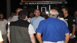 İçişleri Bakanı Soylu, Muğla’da orman yangını bölgesinde incelemelerini sürdürdü