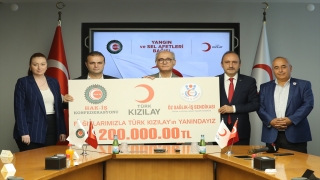 Hakİş selzedeler için Türk Kızılaya bağışta bulundu