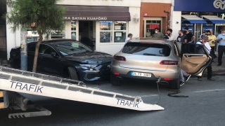 Kadıköy’deki trafik kazasında 2 kişi yaralandı 