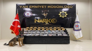 Van’da 52 kilo 200 gram esrar ele geçirildi