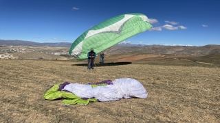 Bayburt’ta yamaç paraşütü pilotları yetiştiriliyor