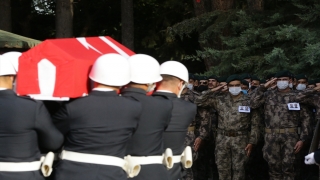 Fırat Kalkanı Harekatı bölgesinde şehit olan iki polis için Gaziantep’te tören düzenlendi