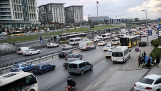 İstanbul’da trafik yoğunluğu yaşanıyor