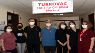 Denizli’de TURKOVAC Faz3 çalışması kapsamında gönüllüler aşılanıyor