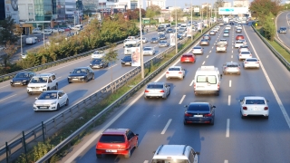 İstanbul’da trafik yoğunluğu yaşanıyor