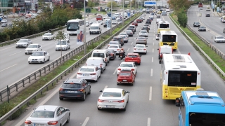 İstanbul’da yarım günlük mesainin ardından trafik yoğunluğu arttı