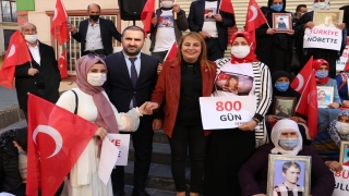 TİHEK Kurul Üyesi Dilek Ertürk, Diyarbakır annelerini ziyaret etti: