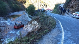 Giresun’da kamyonetin dereye yuvarlandığı kazada bir kişi öldü, iki kişi yaralandı