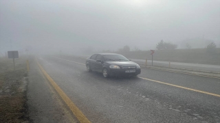 Kastamonu’da sis ulaşımda aksamalara neden oldu