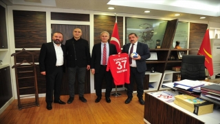 Hentbol Federasyonu Başkanı Uğur Kılıç, Kastamonu Belediyespor’u ziyaret etti