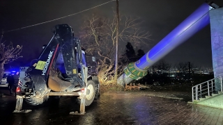 Kocaeli’de fırtına nedeniyle iki caminin minaresi zarar gördü