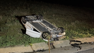 Balıkesir’de otomobilin devrilmesi sonucu 1’i ağır 3 kişi yaralandı