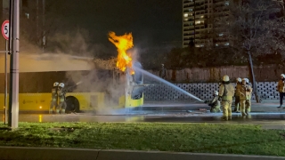 Başakşehir’de park halindeki özel halk otobüsünde yangın çıktı