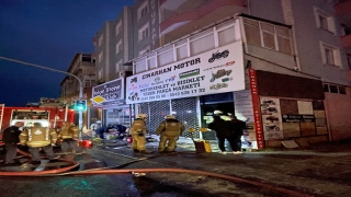 Pendik’te iş yerinde çıkan yangın söndürüldü