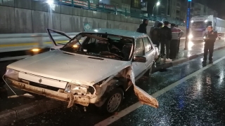 Manisa’da iki otomobilin çarpışması sonucu 3 kişi yaralandı