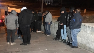 Kayseri’de polisten kaçmaya çalışan dolmuştan 31 düzensiz göçmen çıktı