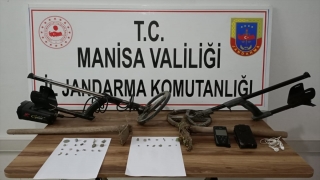 Manisa’da kaçak kazı yapan 2 kişi yakalandı