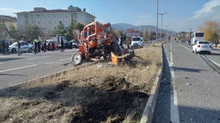 Bolu’da yolcu otobüsüyle çarpışan traktörün sürücüsü öldü