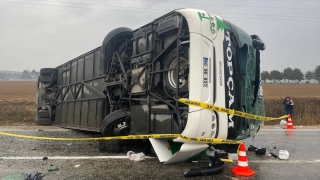 Amasya’da yolcu otobüsü devrildi 2 kişi öldü, 24 kişi yaralandı