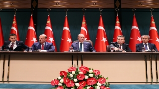 Cumhurbaşkanı Erdoğan:”Ülkemiz ve milletimizin geleceğini ne faiz ve kur spekülatörleri ne yeminli iç ve dıştaki Türkiye düşmanları ne de bir avuç aç gözlü muhteris belirleyebilir”